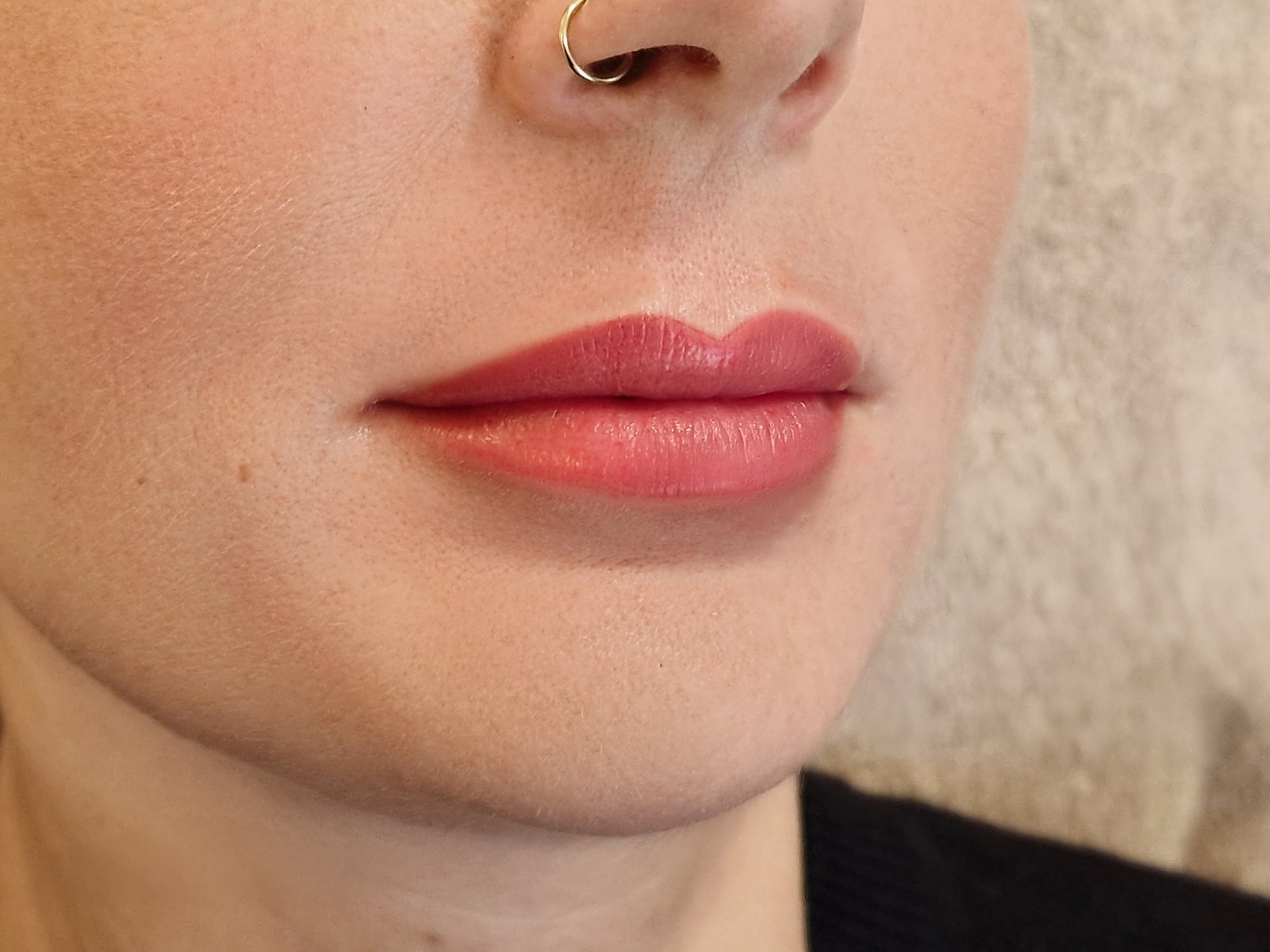 Natürlich pigmentierte Lippen in Aquarell-Lips-Technik